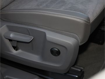 Volkswagen T7 Multivan Edition lang 2.0 TDI DSG AHK Navi Ka