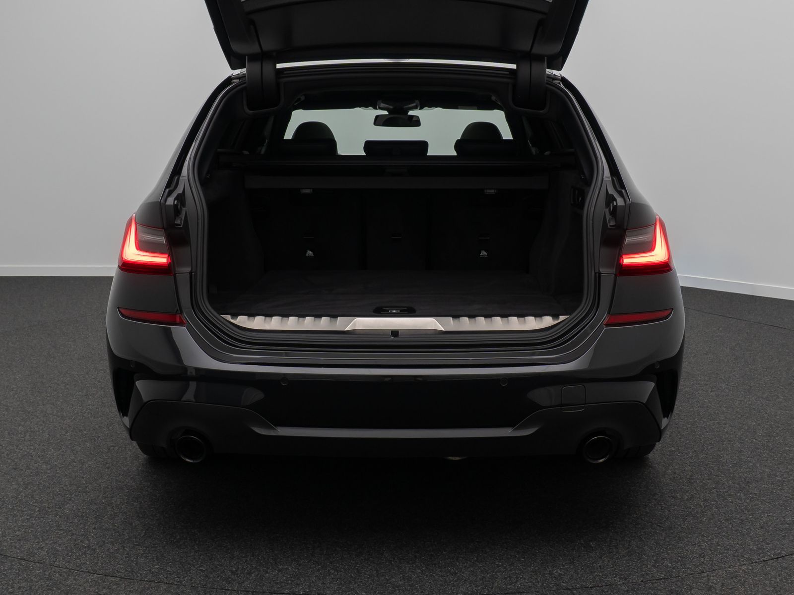 Fahrzeugabbildung BMW 330e M Sport Kamera DAB HiFi Laser Panorama HUD