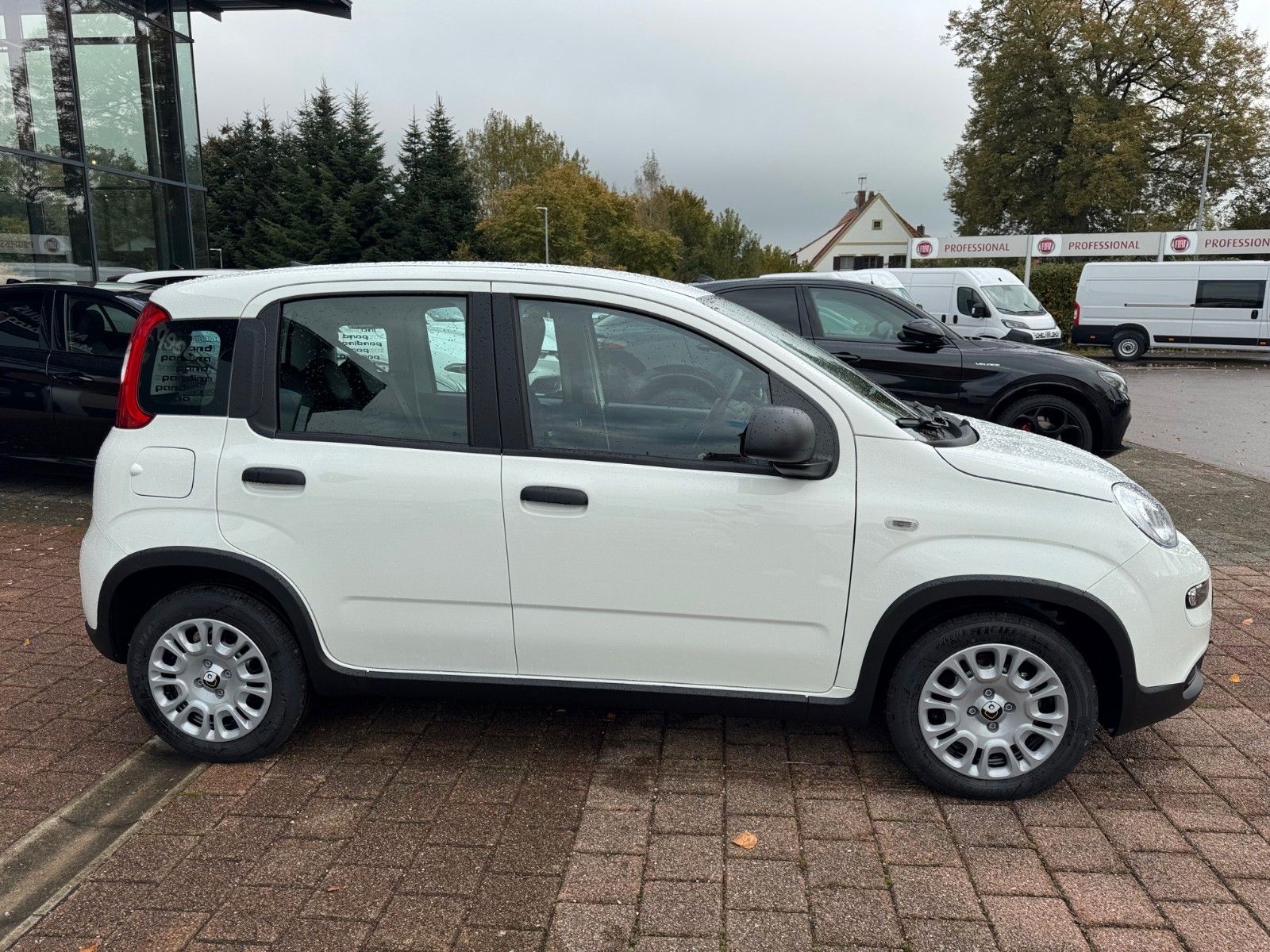 Fahrzeugabbildung Fiat PANDA PANDINA 1.0 GSE PDC DAB KLIMA DIGITALTACHO