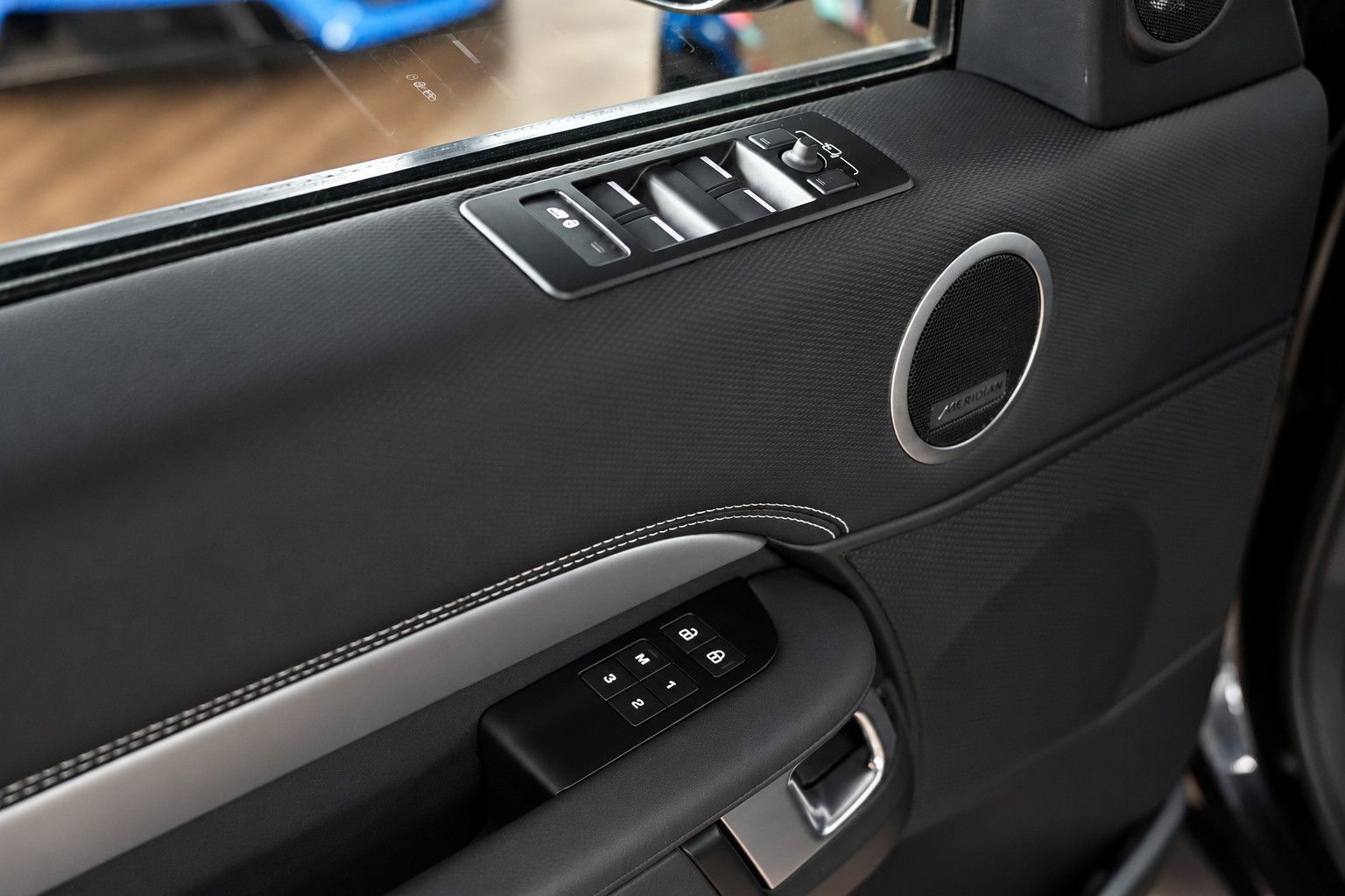 Fahrzeugabbildung Land Rover Discovery SE*R-Dynamic*7-Sitz*Pano*Meridian*360°