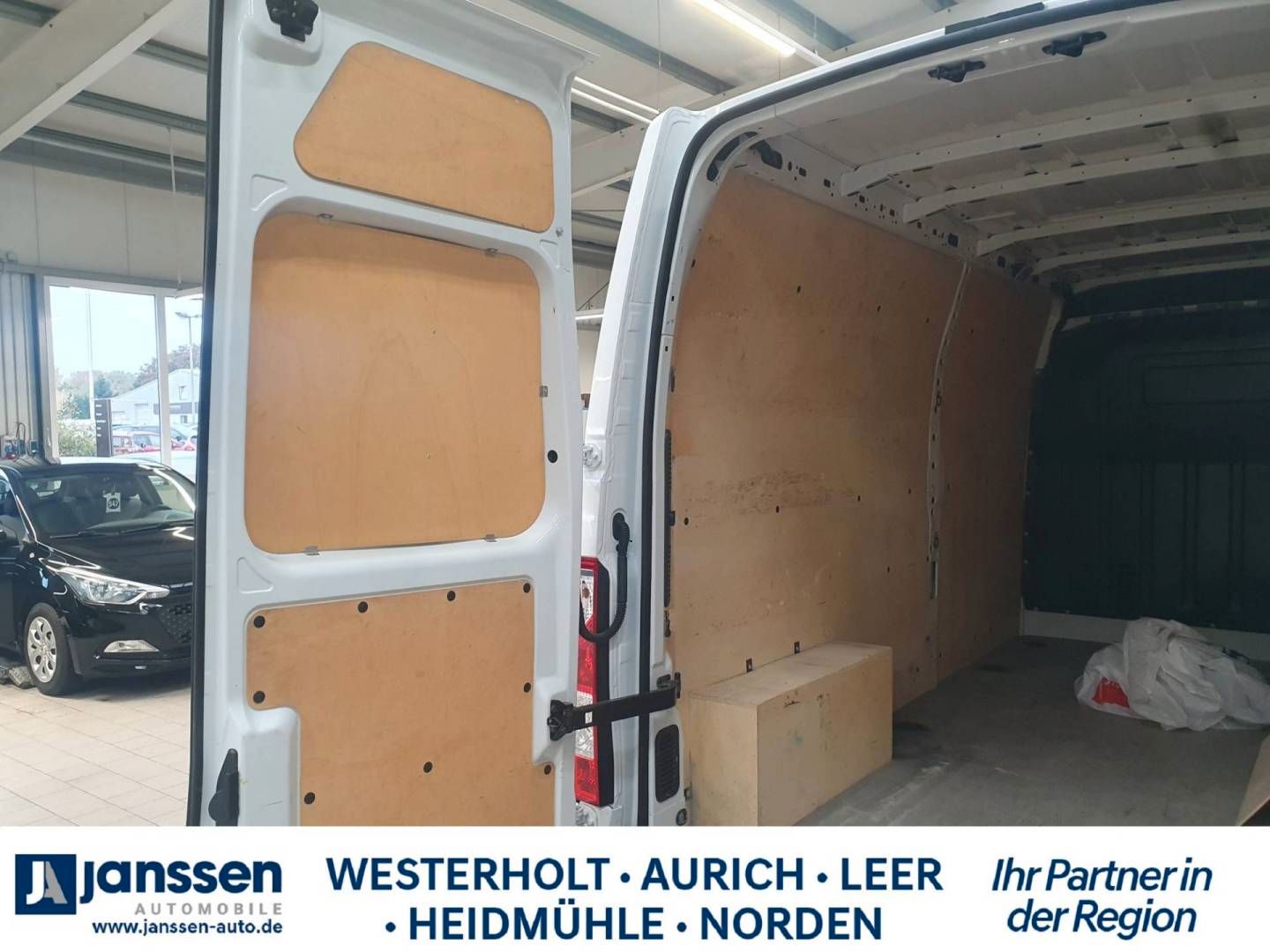 Fahrzeugabbildung Renault MASTER Kastenwagen FWD Kasten KOMFORT L3H2 3,5t