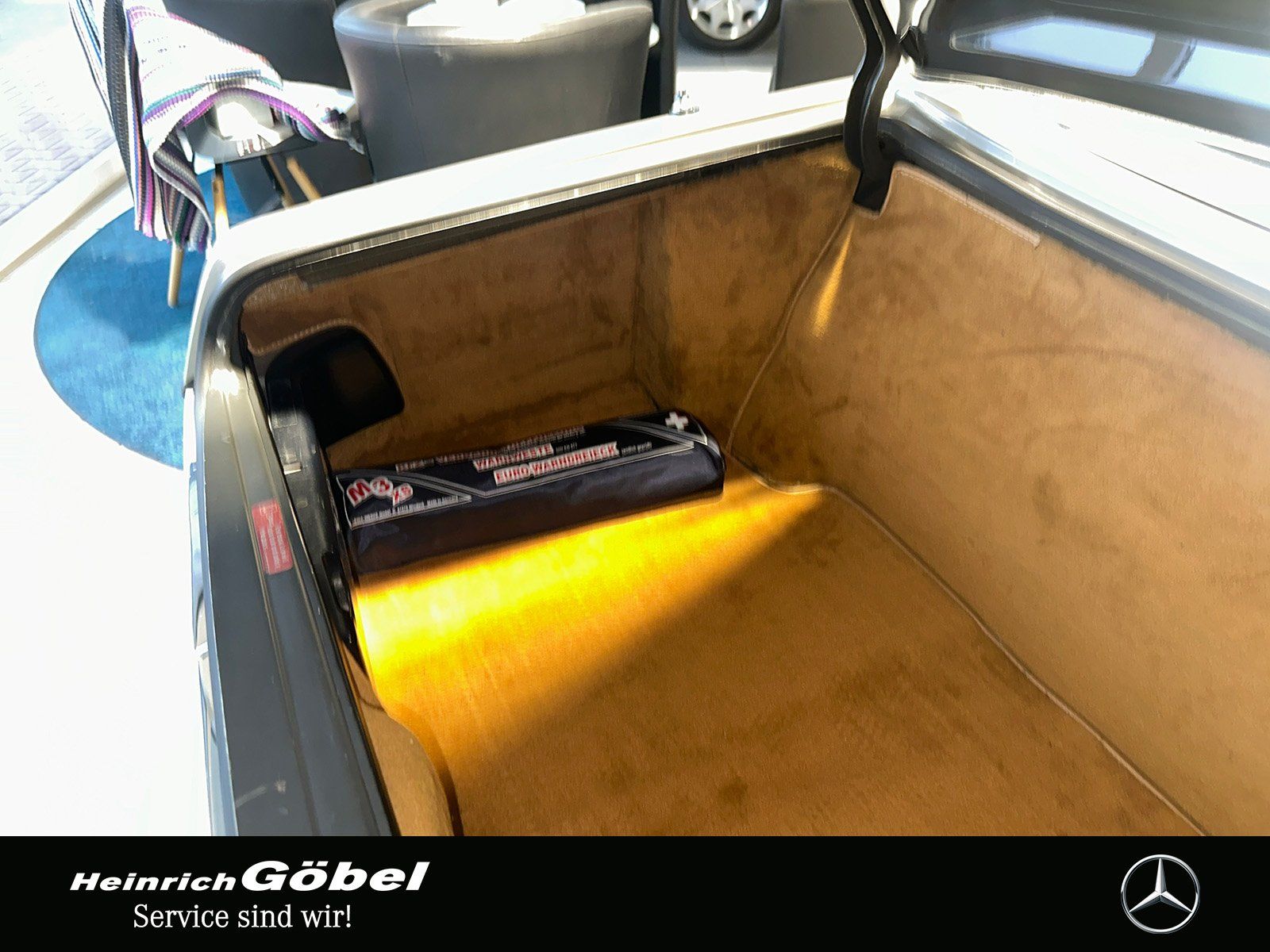 Fahrzeugabbildung Mercedes-Benz 560 SL