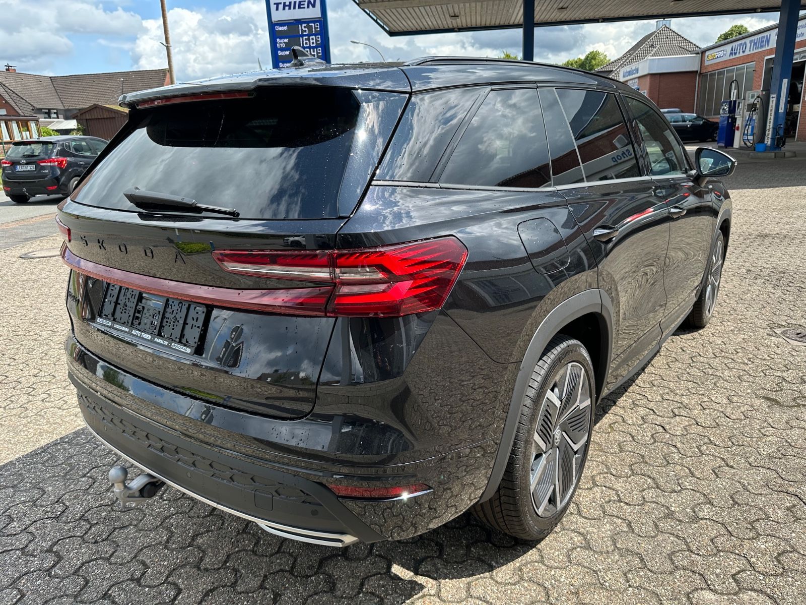 Fahrzeugabbildung SKODA Kodiaq 1.5 TSI Sportline DSG AHK/Matrix/Navi/ACC