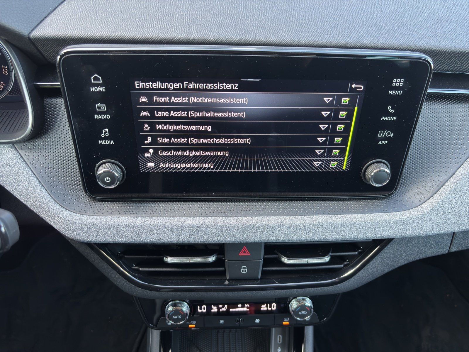 Fahrzeugabbildung SKODA Kamiq Balance 1,0 TSI 85 kW DSG AHK/MATRIX/ACC/
