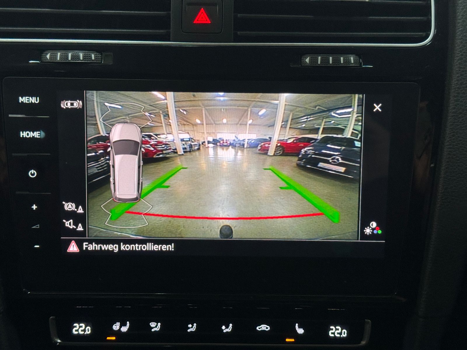 Fahrzeugabbildung Volkswagen Golf VARIANT 2.0 TDI DSG R-LINE SPORTPAKET VOLL