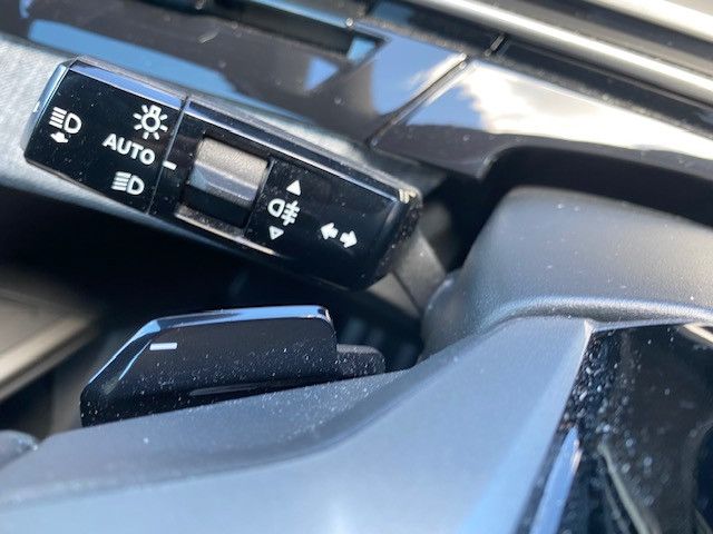 Fahrzeugabbildung Peugeot 3008 GT MHEV 145 e-DSC+Navi+Sitzheizung+Lenkradh