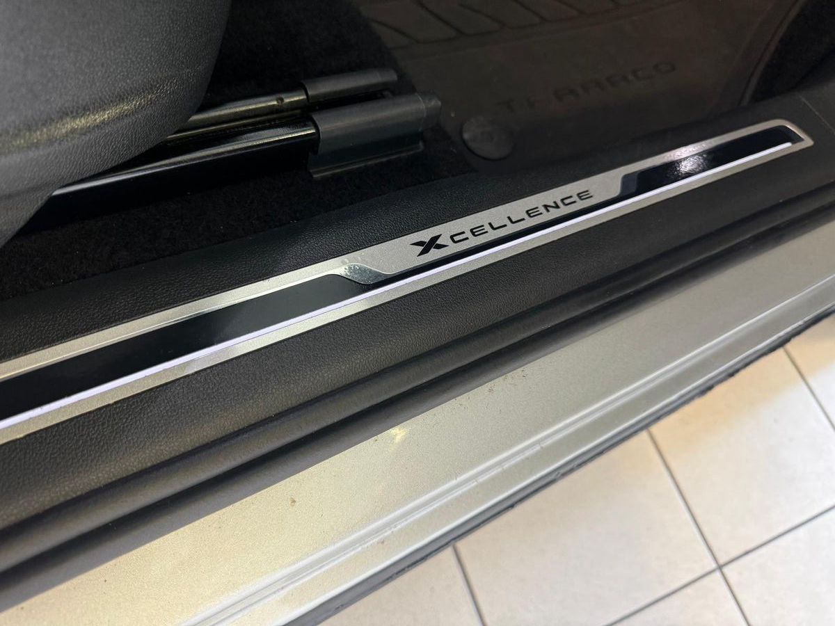 Fahrzeugabbildung SEAT Tarraco Xcellence 4Drive / NAVI/KLIMA/PANORAMA