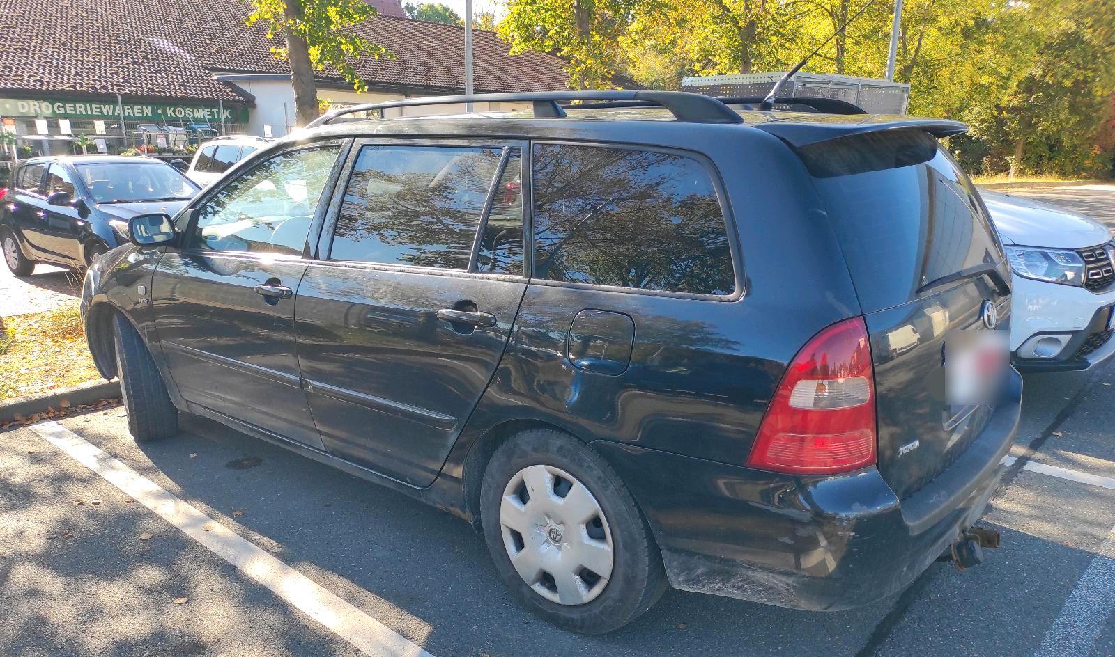 Toyota Corolla 2004 — rear view