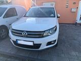 Volkswagen Tiguan 2.0 TDI BlueMotion Tech Sport & Style... - Volkswagen Tiguan: TDI Bluemotion