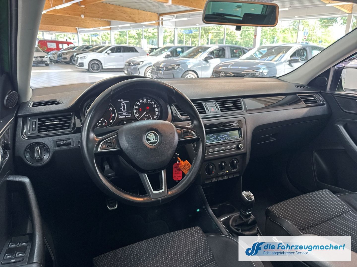 Fahrzeugabbildung SKODA Rapid Spaceback StylePlus 1.2 TSI Panorama Xenon