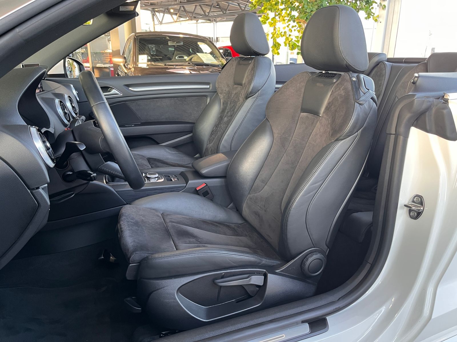 Fahrzeugabbildung Audi A3 Cabriolet 35 TFSI S-Line LED NAVI SHZ