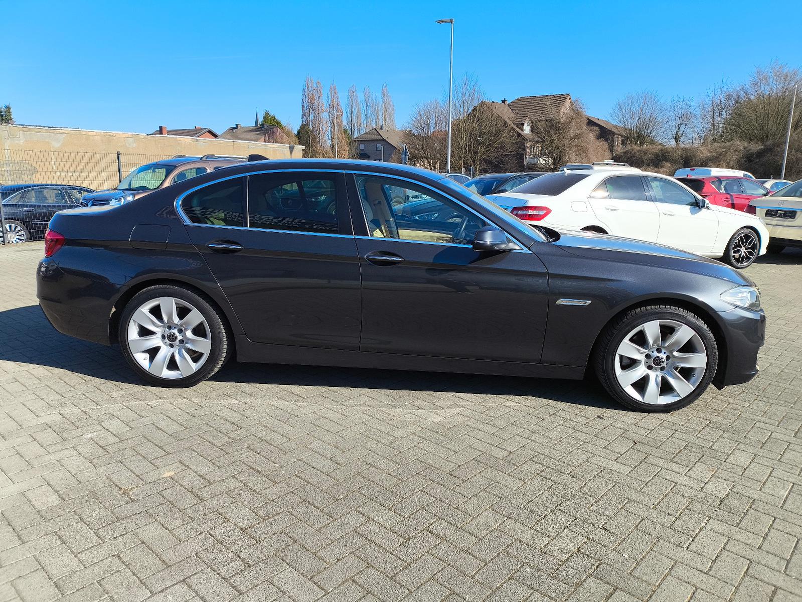 BMW 520 i,LEDER,HEADUP DISPLAY,KLIMA,NAVI,ALU