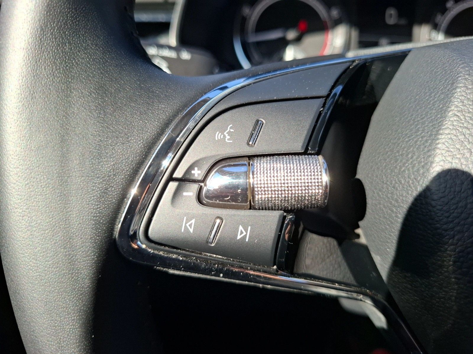 Fahrzeugabbildung SKODA Kamiq TSI Ambition LED GRA RFK SHZ LM
