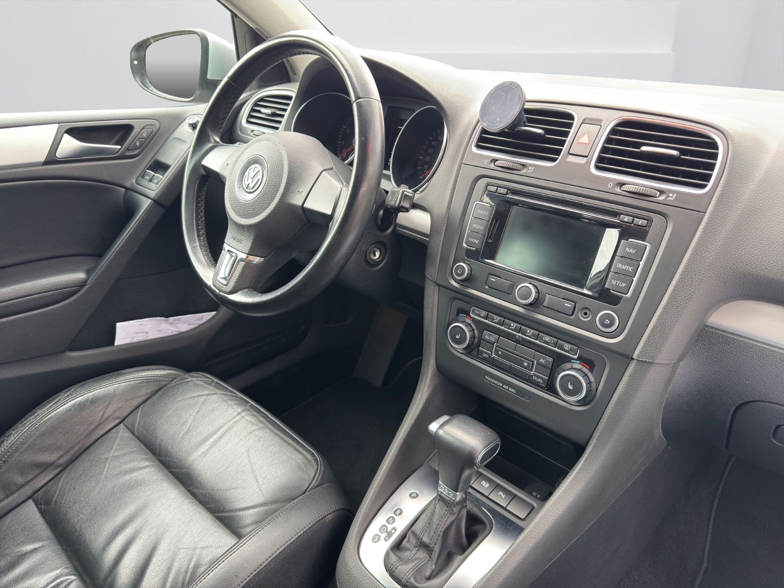 Fahrzeugabbildung Volkswagen Golf VI Highline*Automatik*Schiebedach*Vollleder