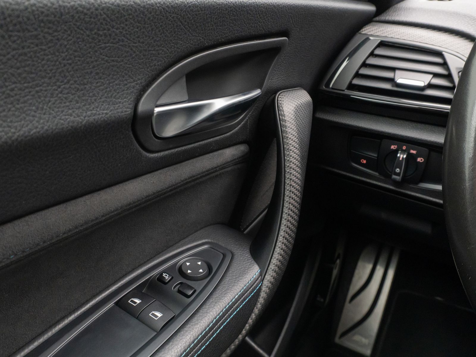 Fahrzeugabbildung BMW M2 Coupé Xenon H/K Alarm DAB NavPro Leder 19Zoll