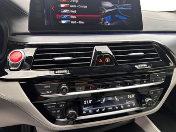 2017 BMW M5 — миниатюра 23
