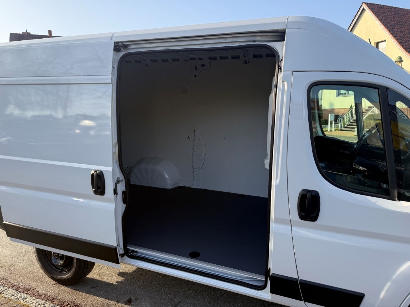 Fahrzeugabbildung Opel Movano Kasten H2 35 BlueHDI 140 Blue-HDI 3 2.2 C