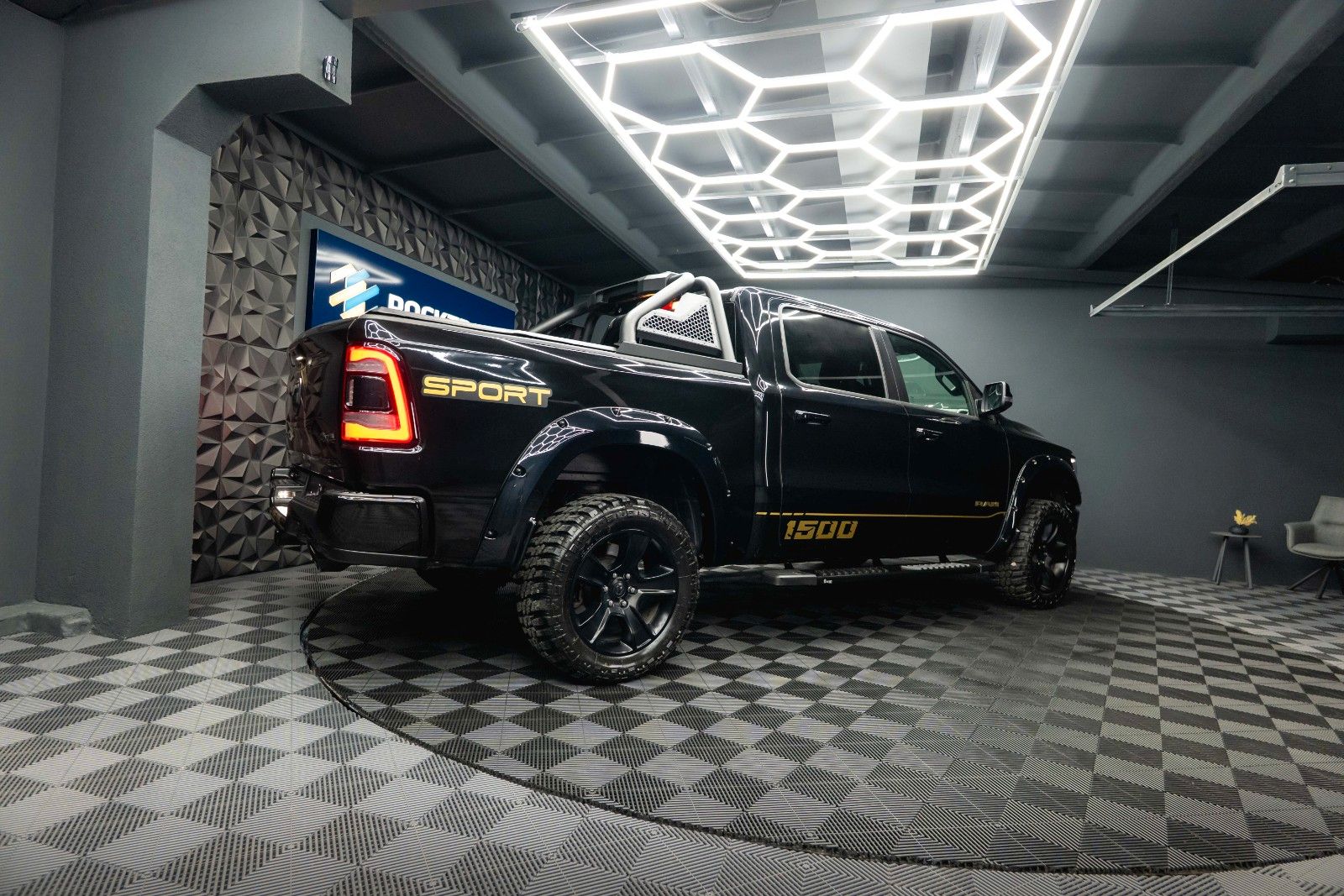 Fahrzeugabbildung Dodge RAM 5.7 V8 GOLD EDITION OFFROAD 4x4 UNFALLFREI