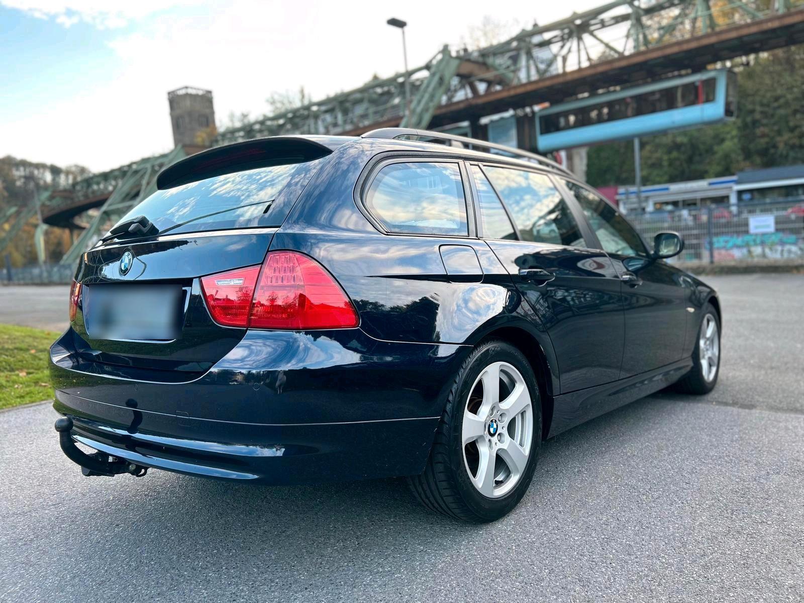 BMW 318 2010 — photo 12