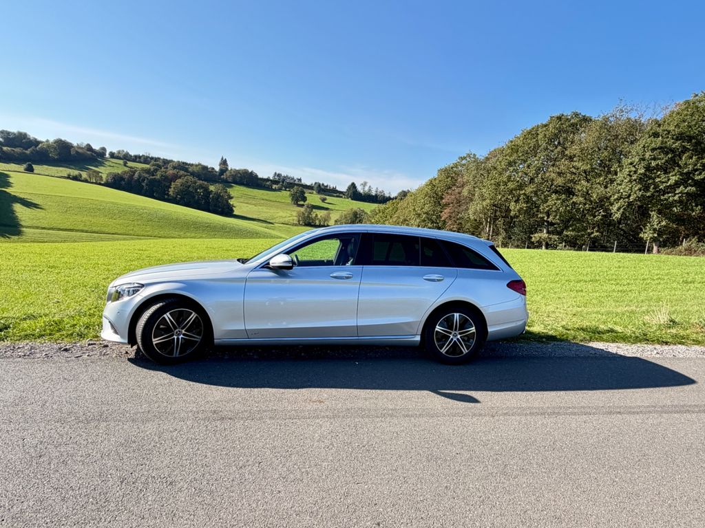 Image of Mercedes-Benz C 220