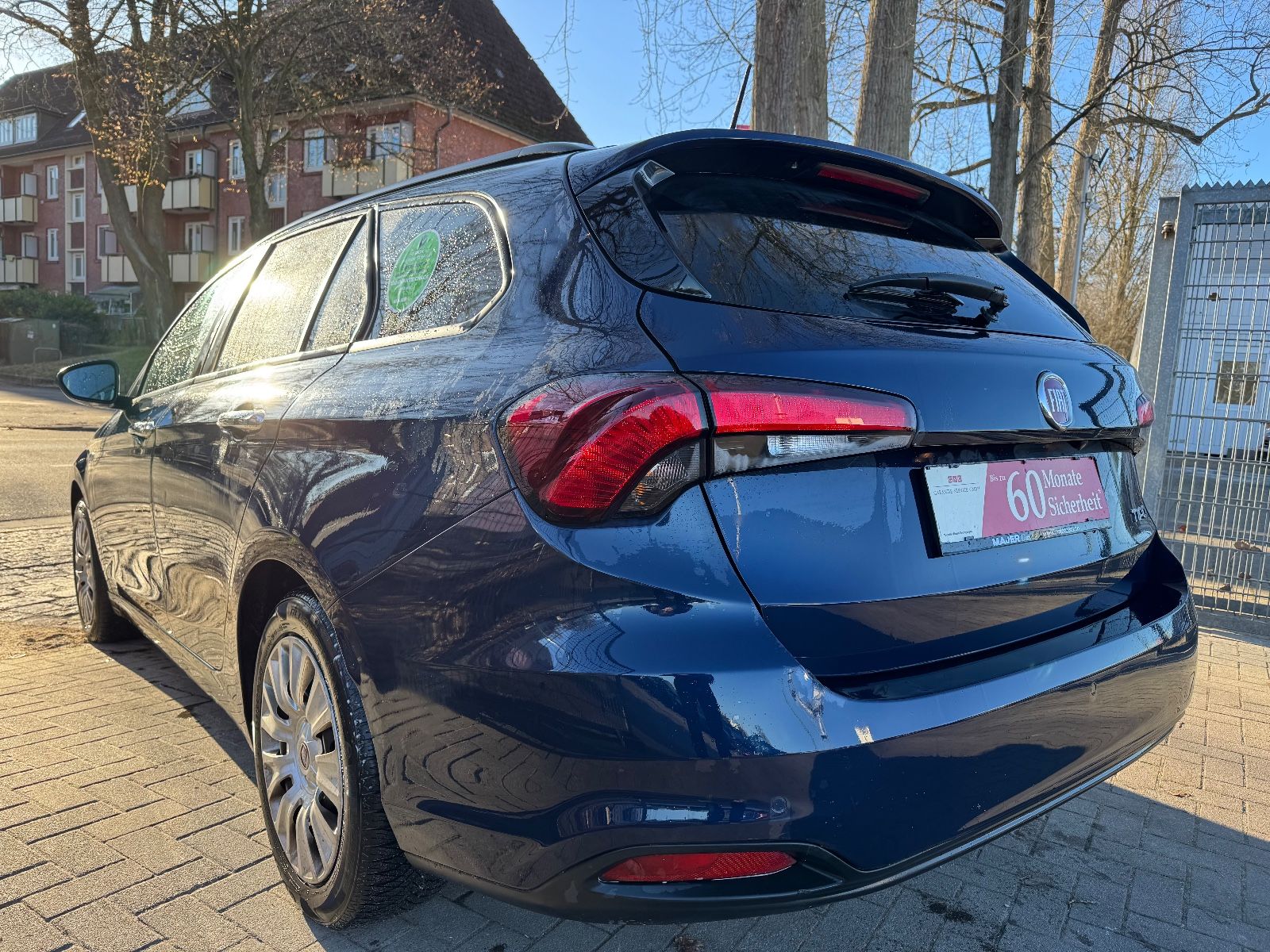 Fahrzeugabbildung Fiat Tipo 1.4 Easy*TEMPO*LED*KLIMA*SHZ*PDC*BT*DAB