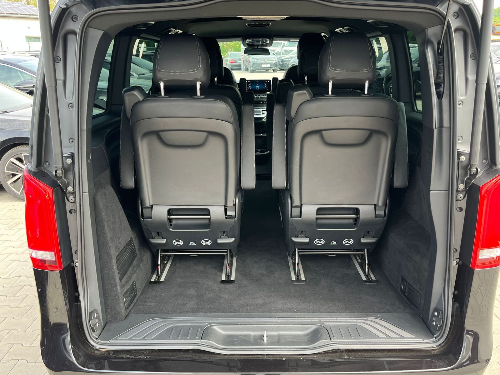 Fahrzeugabbildung Mercedes-Benz V 250 d EDITION 21 kompakt AMG NIGHT*LED*LEDER
