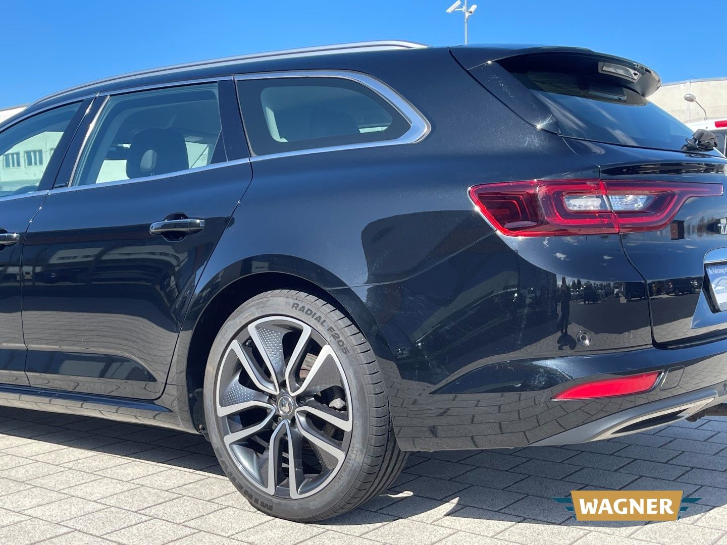 Fahrzeugabbildung Renault Talisman Grandtour Limited 4Control  1.7 BLUE dC