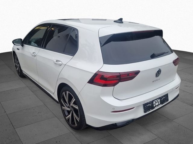 Fahrzeugabbildung Volkswagen Golf VIII 1.5 TSI R-LINE BLACK STYLE PANO NAVI K