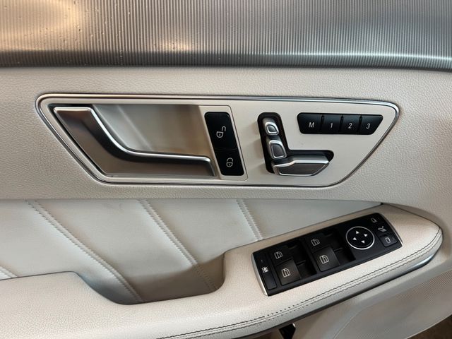 Mercedes-Benz E 350 BlueTec 4Matic Aut*ACC*AHK*NAVI*LEDER*PANO