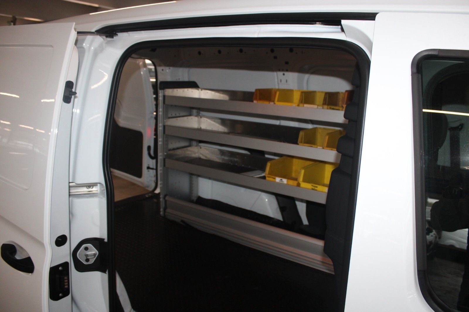 Fahrzeugabbildung Ford Transit Connect TREND L2 AHK NAVI IACC uvm.