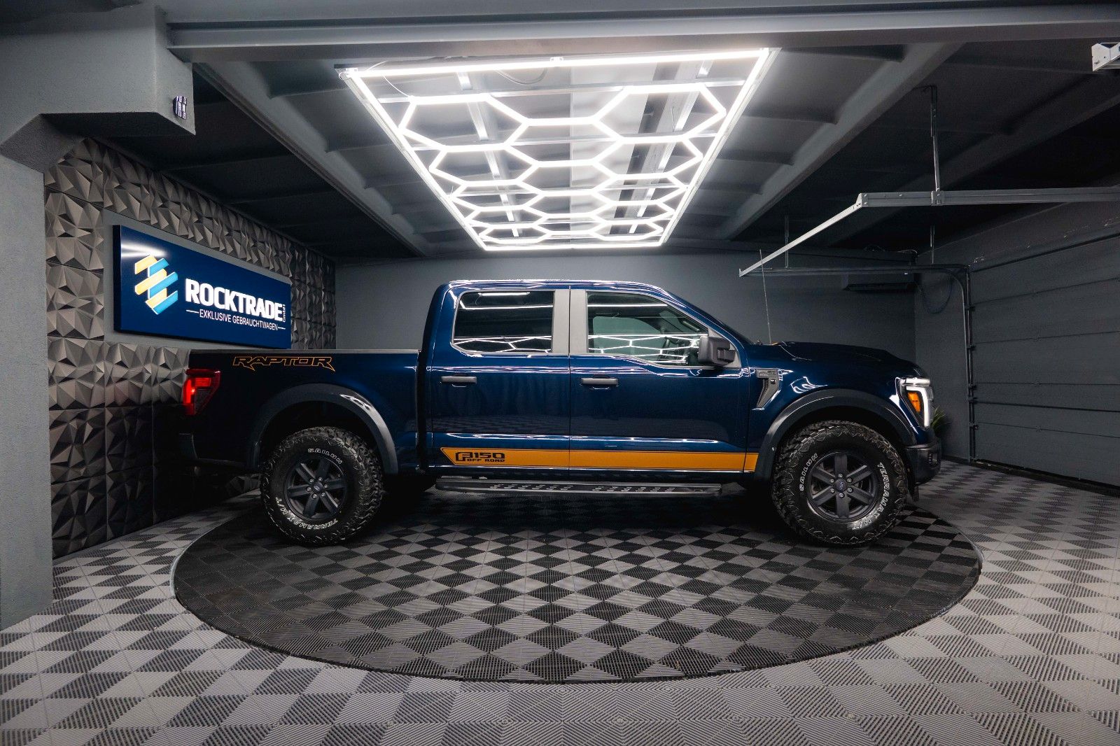 Fahrzeugabbildung Ford F150 5.0L V8 4x4 Offroad SuperCrew RAPTOR 19%