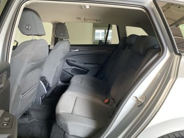 Volkswagen Golf - 8