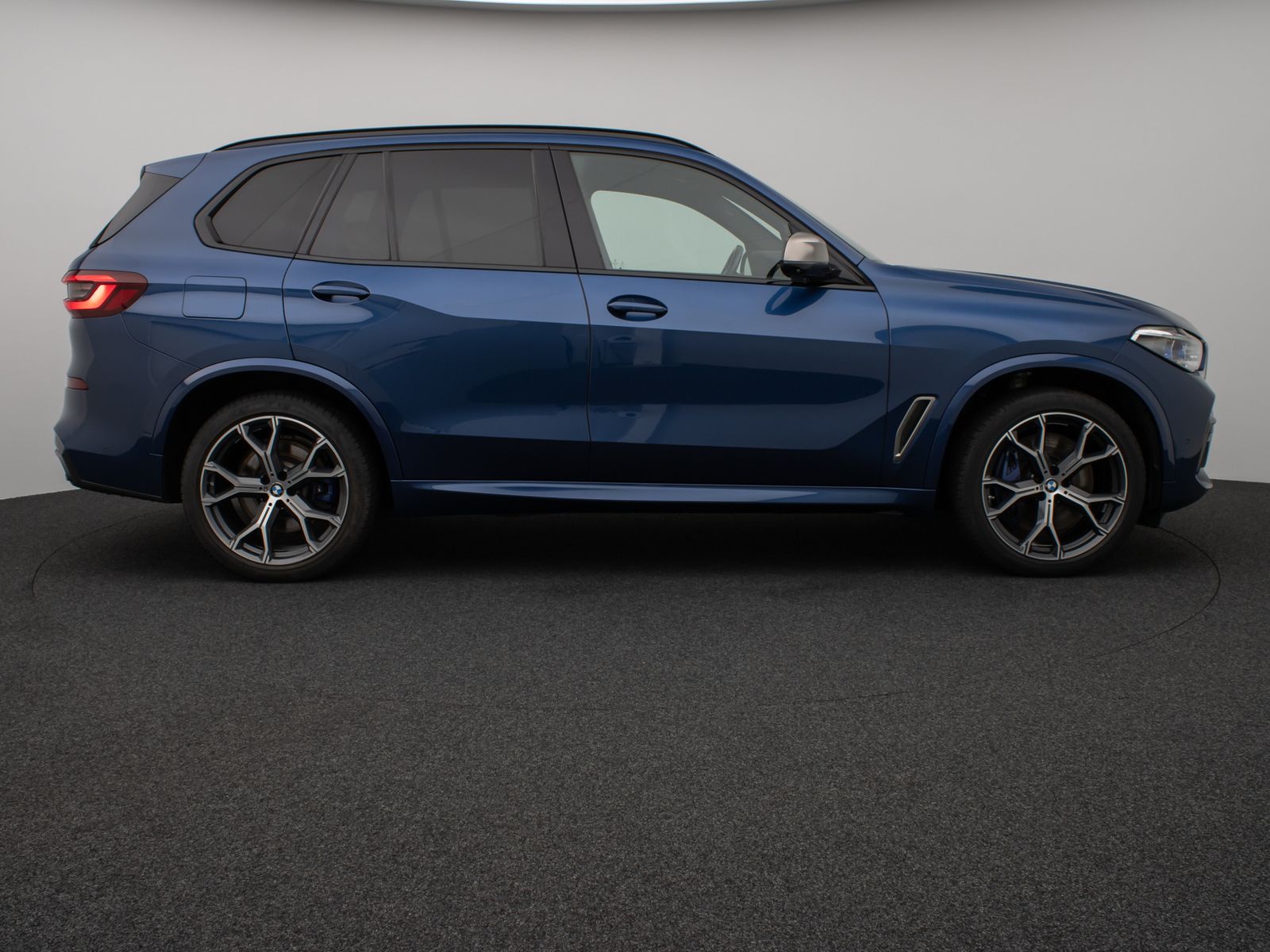 Fahrzeugabbildung BMW X5 M50d Panoram Laser 360°HUD DAB H/K AHK DisplK