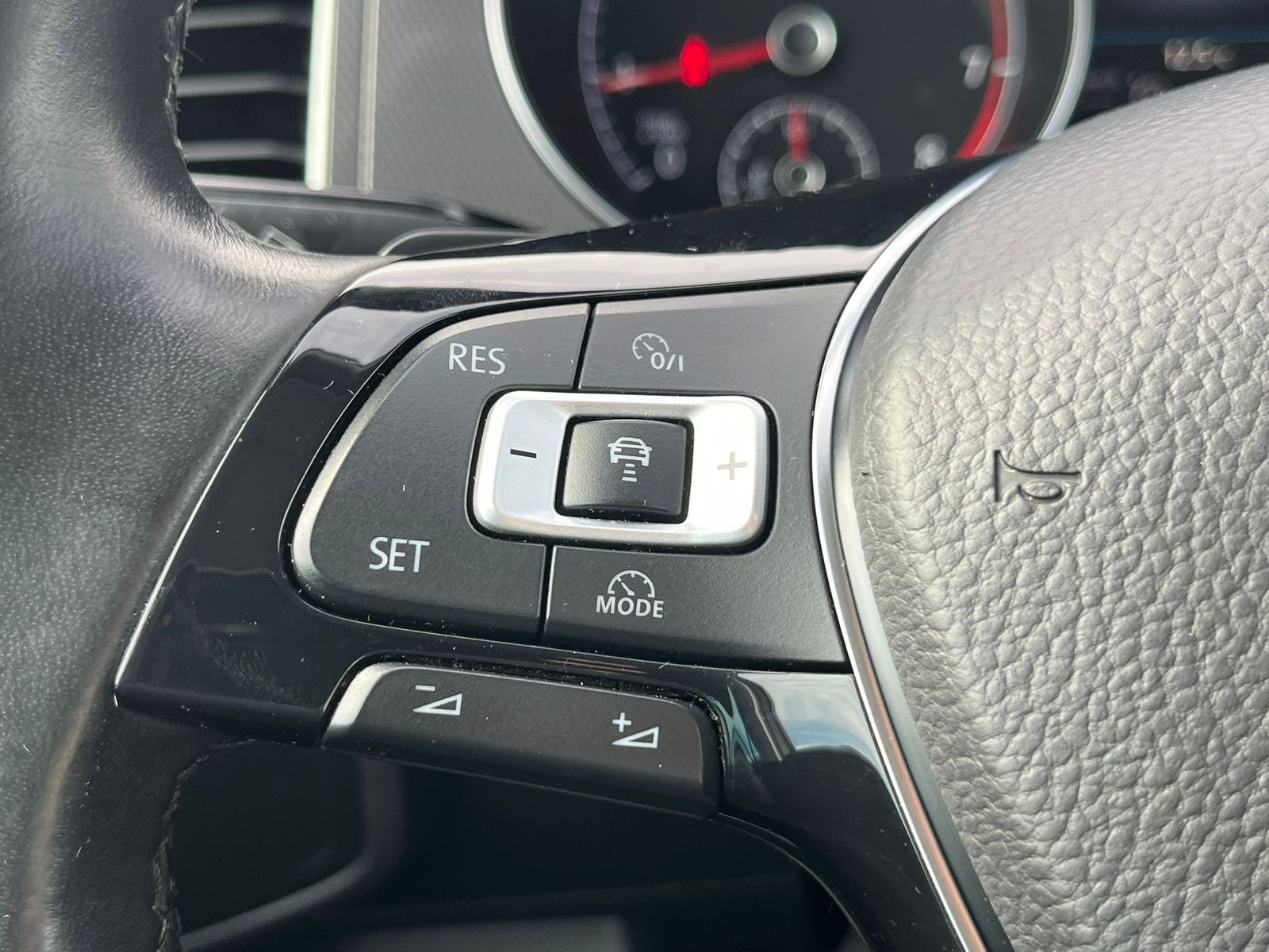 Fahrzeugabbildung Volkswagen Golf Sportsvan 1.5 TSI DSG Join LED*ACC*KAMERA