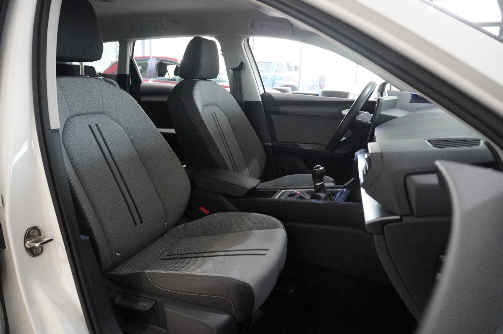 Fahrzeugabbildung SEAT Leon ST 2.0 TDI STYLE NAVI/LED/VIRT/SPORT/SH/DAB