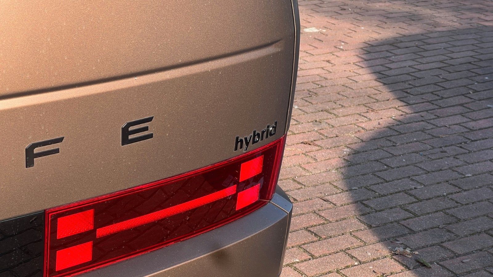 Fahrzeugabbildung Hyundai SANTA FE 1.6T-GDI HEV Blackline *Standhzg*AHK*