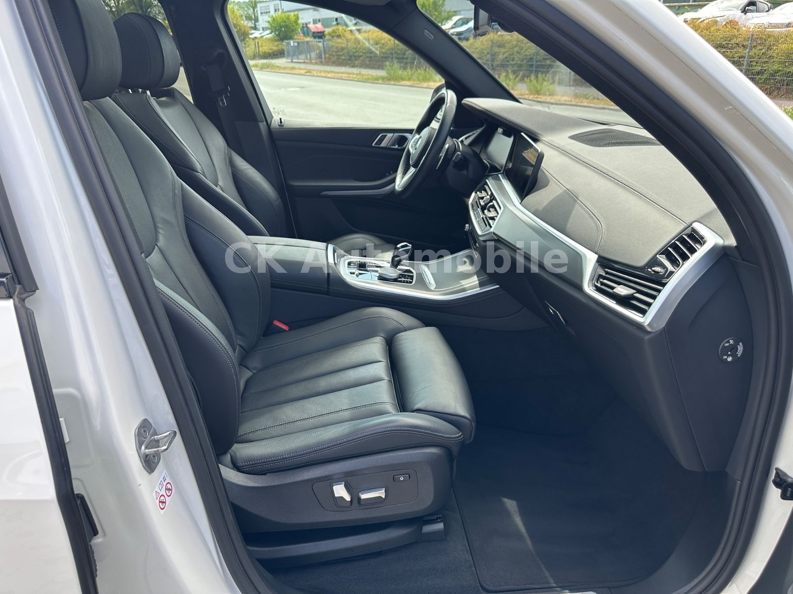 Fahrzeugabbildung BMW X5 xDrive45e M-Sport/Laser/Pano/Head-Up/360°/AHK