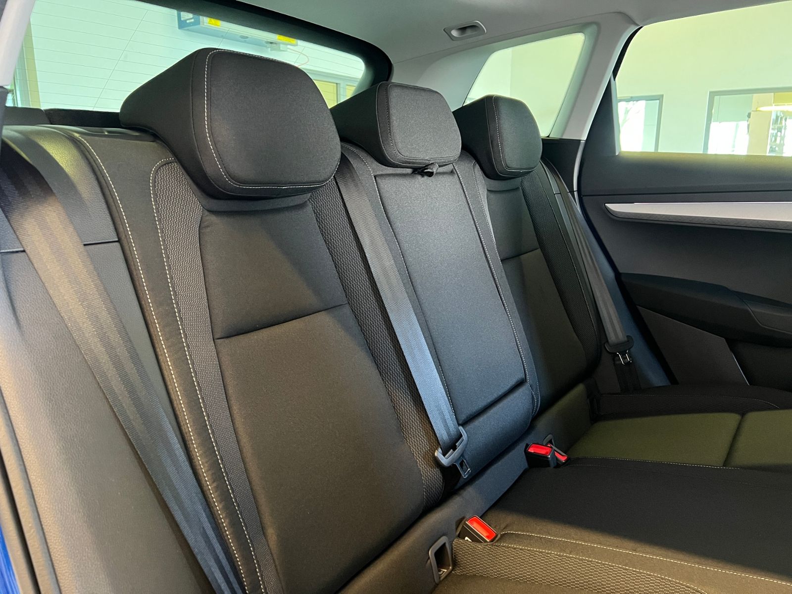 Fahrzeugabbildung SKODA Karoq DRIVE 1.5 TSI DSG *AHK, ACC, LED, Virtual