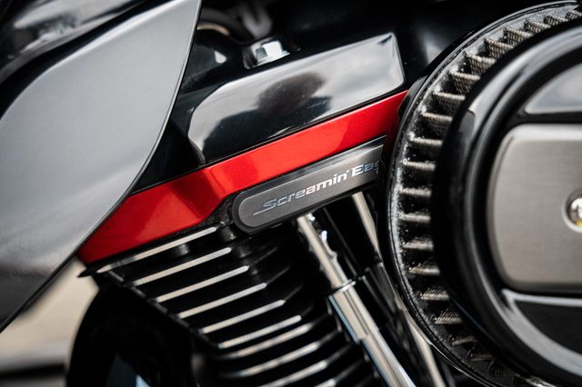 Fahrzeugabbildung Harley-Davidson CVO  Electra Glide Ultra Limited 117 FLHTKSE