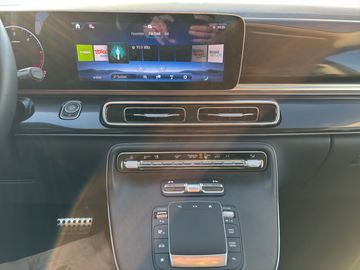 Mercedes V 220 - 12