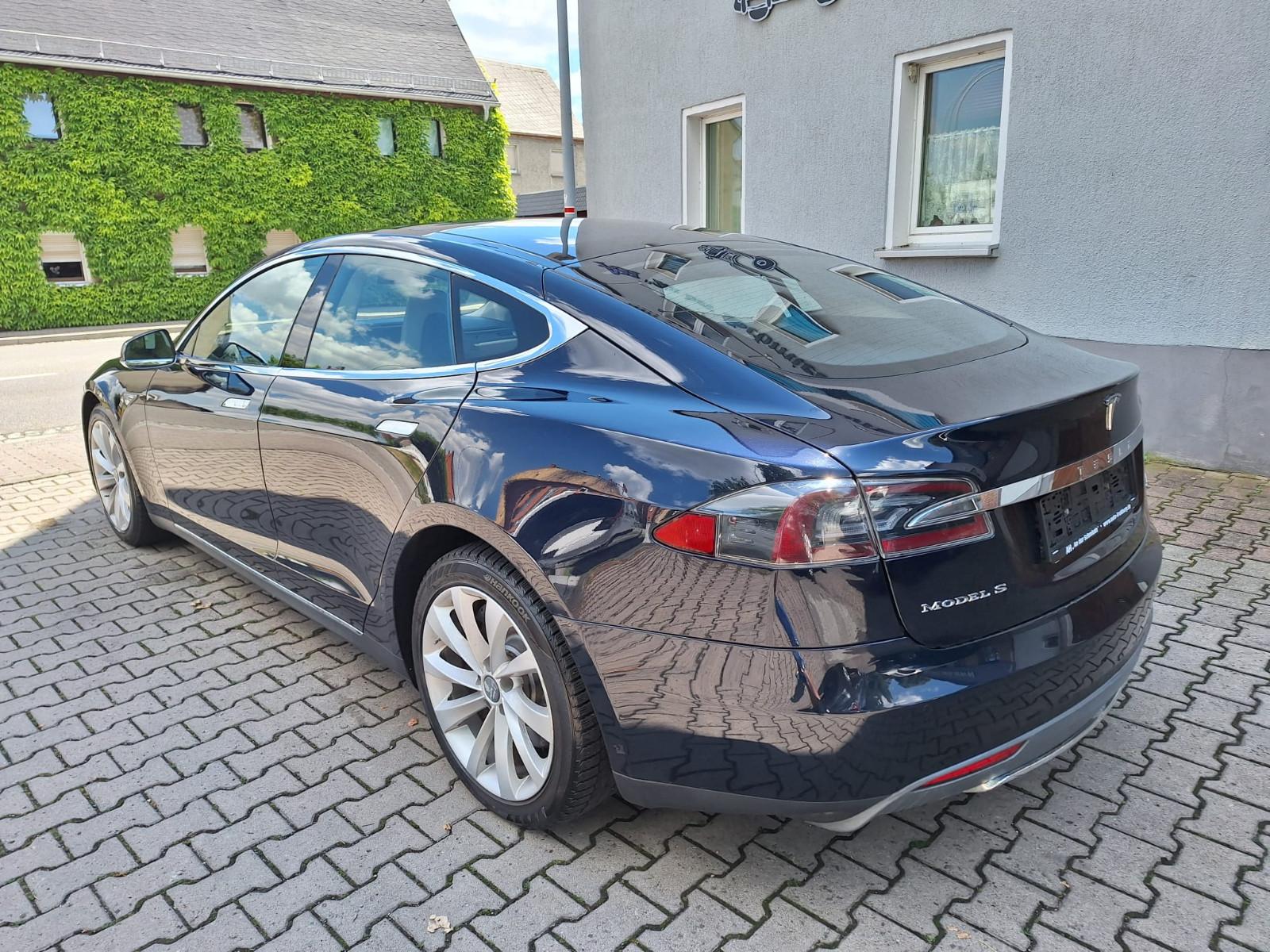 Tesla Model S P85 | 367 ch | BVA | Batterie SOH 93 % | Toit panoramique | Suspension pneumatique | Cuir | GPS