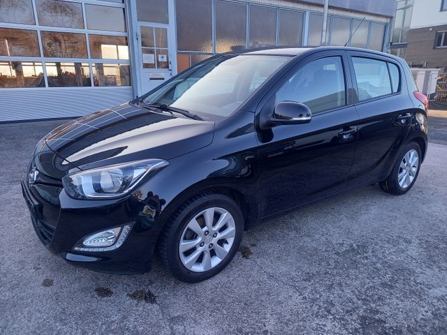 Hyundai i20 1.2 Classic Klimaautomatik PDC EU5