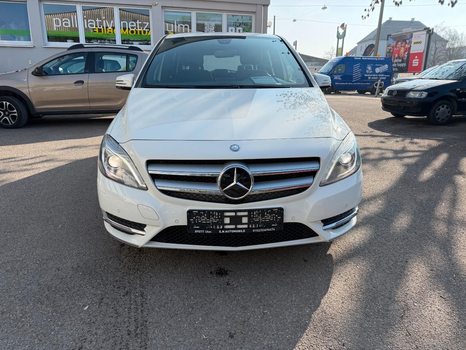 Mercedes-Benz B 180
