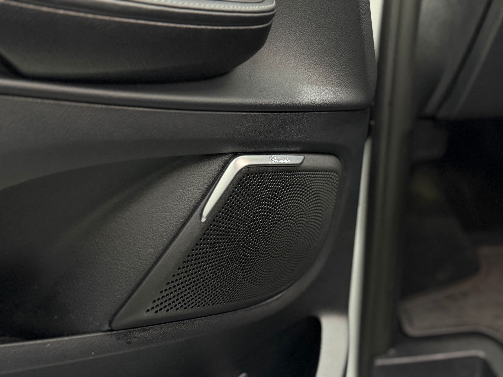 Fahrzeugabbildung Mercedes-Benz V250d NIGHT EDITION 4MATIC lang AMG-LINE|360°|