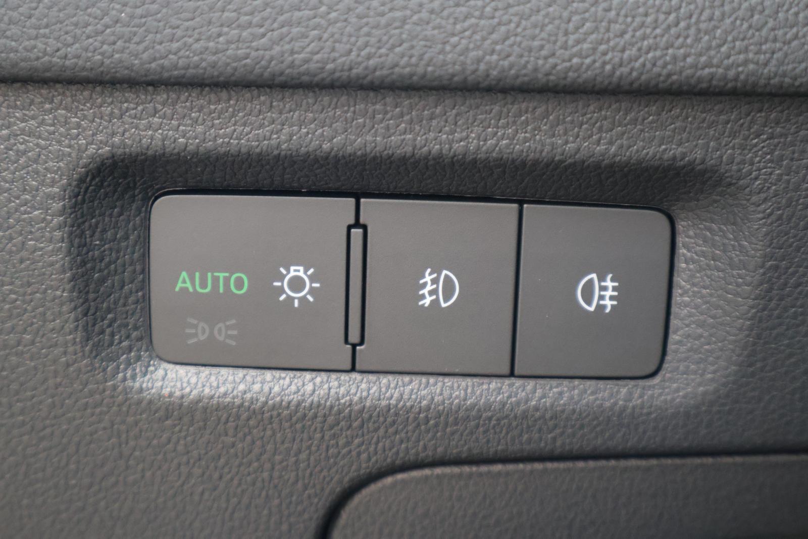 Skoda Octavia Combi 2.0 RS DSG LED Navi Sitzheizung