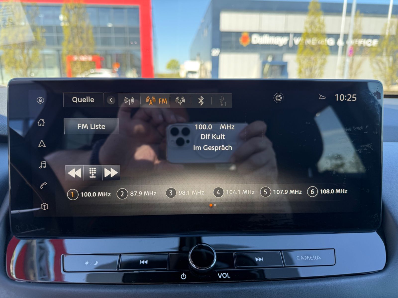 Fahrzeugabbildung Nissan Qashqai N-Connecta 360° Kamera, Navi, Winterpa.