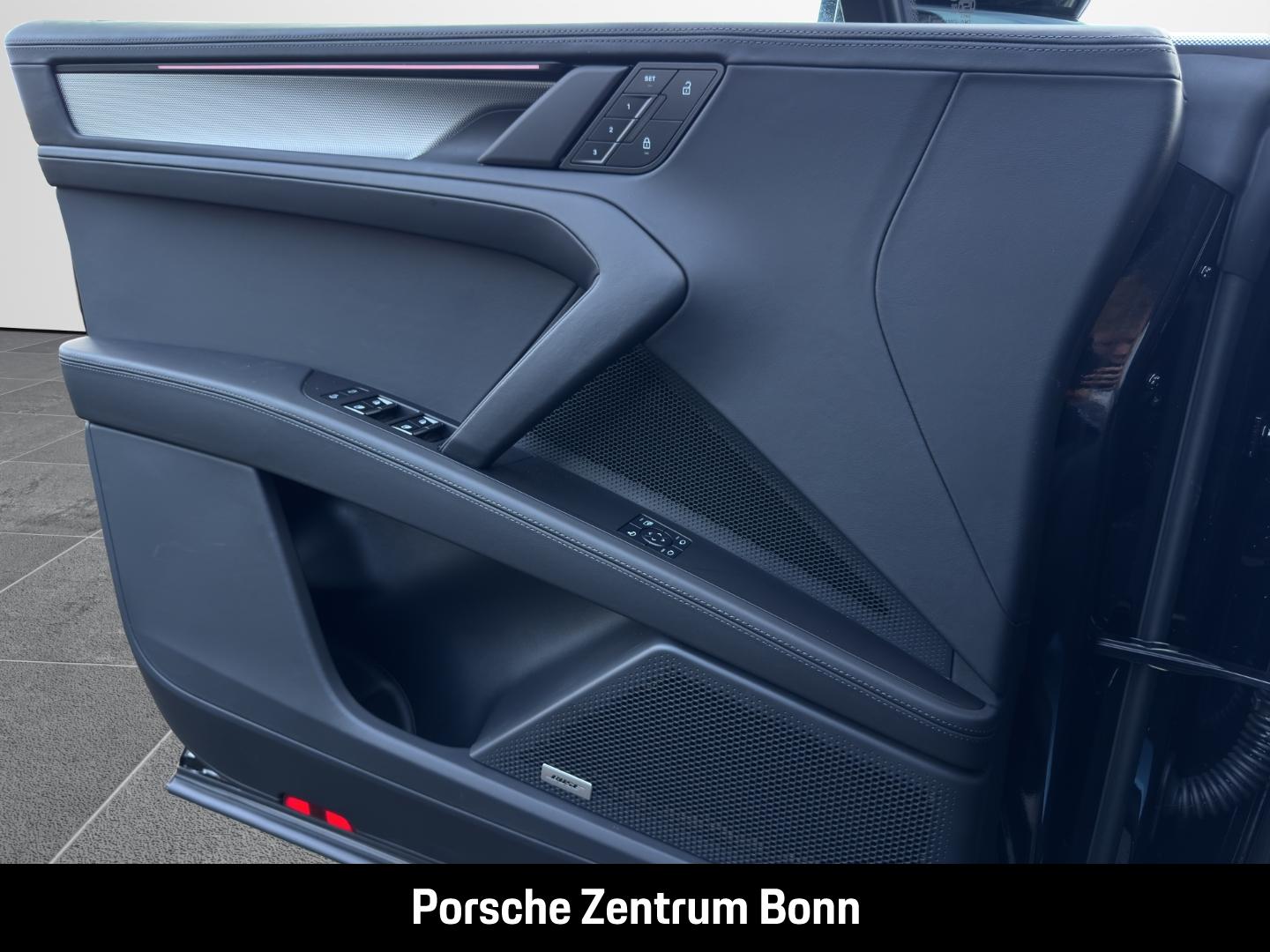 Porsche Cayenne Coupe Electric HA-Lenkung Head-Up BOSE