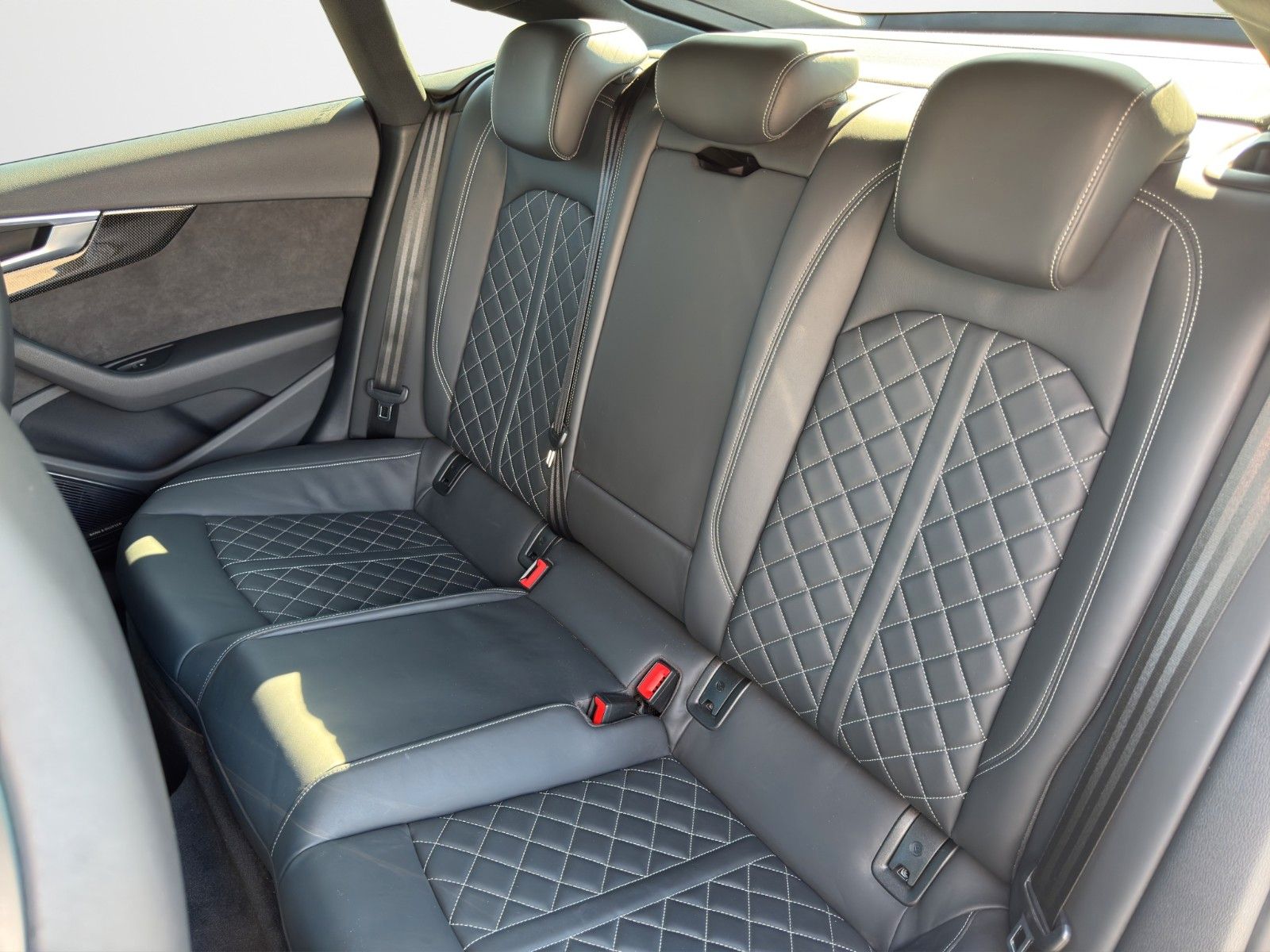 Fahrzeugabbildung Audi S5 SPORTB. S-SITZ CARBON PANO B&O NO OPF MATRIX