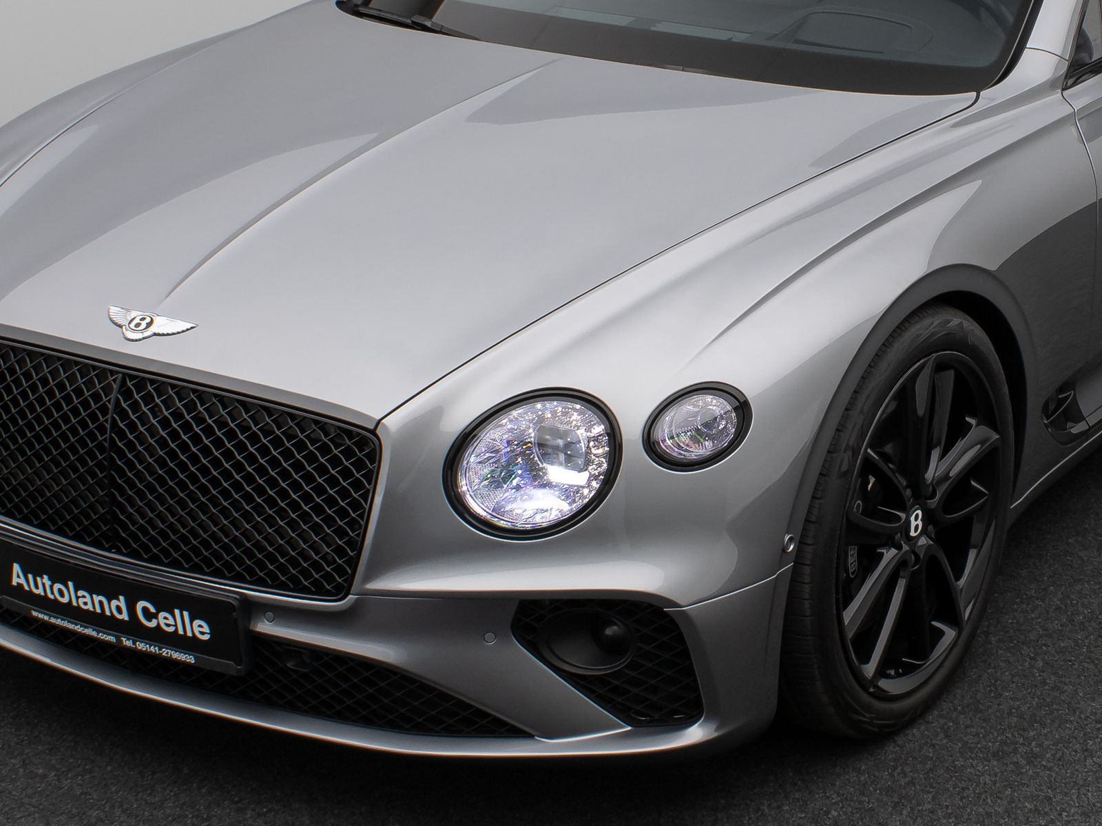 Fahrzeugabbildung Bentley Continental GTC W12 Mulliner 360°HUD NightVision