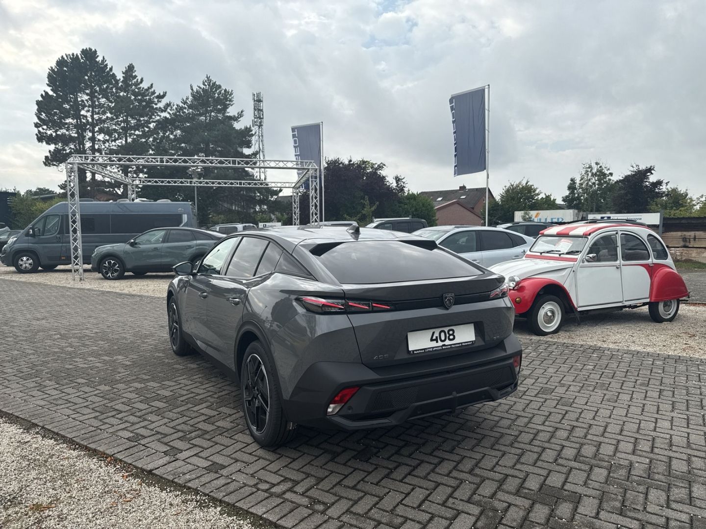 Fahrzeugabbildung Peugeot 408 GT HYBRID 145 e-DSC6 El. Panodach Navi ACC